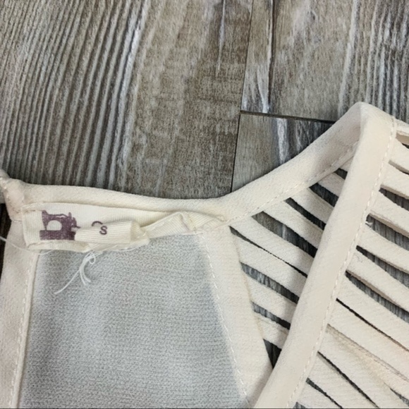 Colton Candy Creamy White Tank with Cut Out Strappy Detail Size Small - Picture 9 of 15